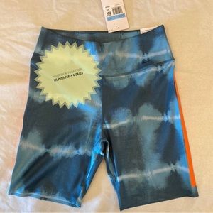 🏅HP🏅Nike One Luxe tight fit Mid Rise 7” Length Dri-Fit shorts